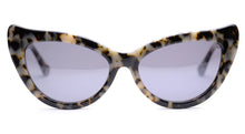 Load image into Gallery viewer, LDNR Charlotte 003 Sunglasses (Black/White Tort)